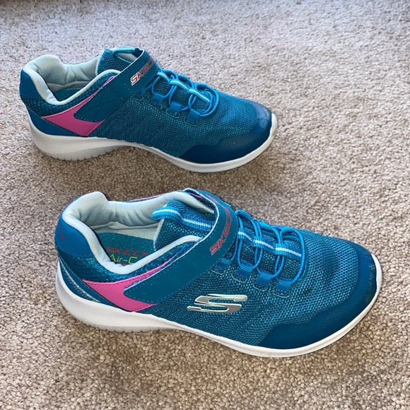 Sketchers teal slip on sneakers, size 2 youth - Picture 4 of 7